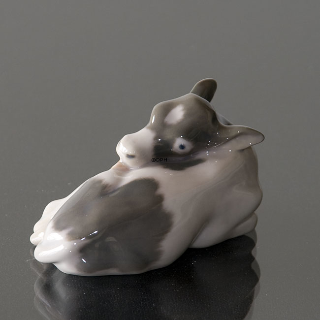 Kalb liegt und leckt seinen Rücken, Bing & Gröndahl Figur 448 oder 2168