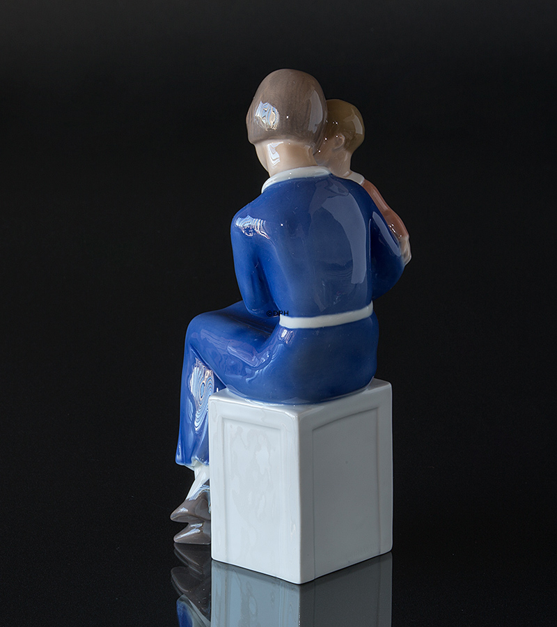 Mutter mit Kind, Bing & Gröndahl Figur Nr. 2200