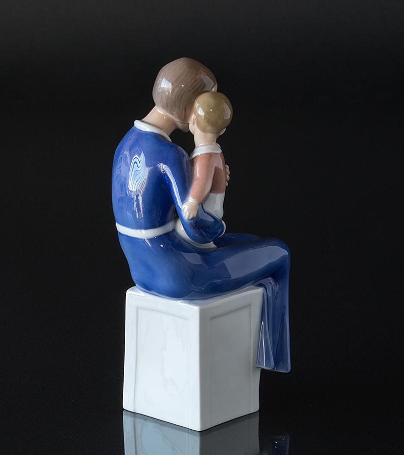 Mutter mit Kind, Bing & Gröndahl Figur Nr. 2200