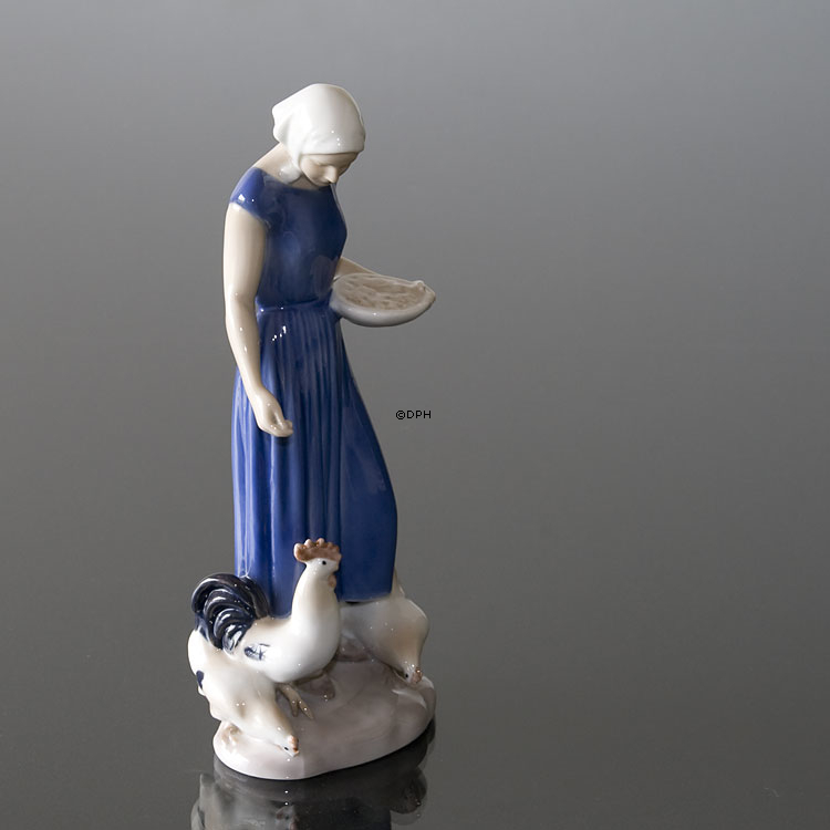 Mädchen füttert Küken, Bing & Gröndahl Figur Nr. 2220