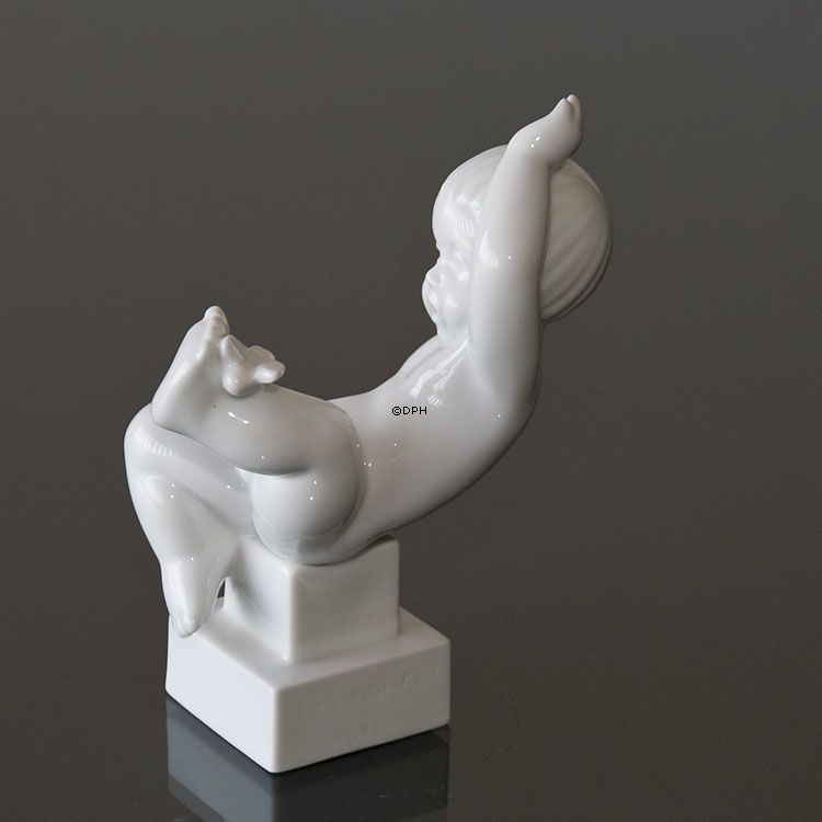 Schreck, Kind erschreckt von einem Insekt, weiße Bing & Gröndahl Kinderfigur Nr. 464 oder 2232