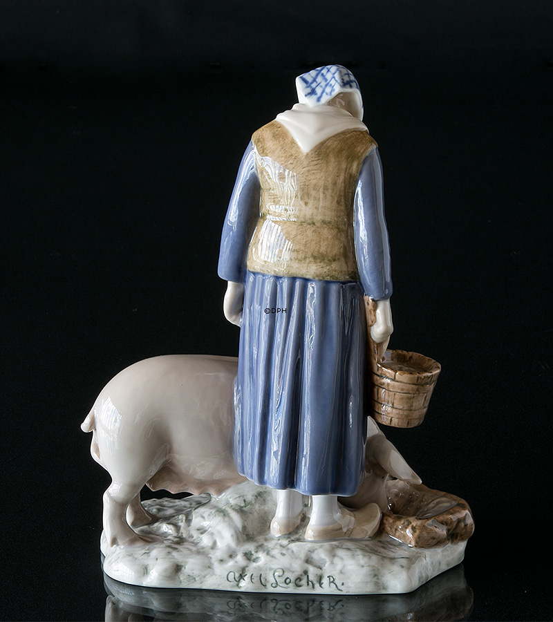 Frau mit Schwein, Bing & Gröndahl Figur Nr. 2237