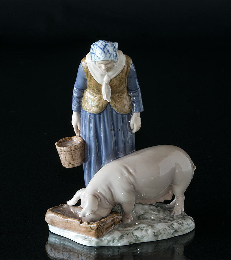 Frau mit Schwein, Bing & Gröndahl Figur Nr. 2237