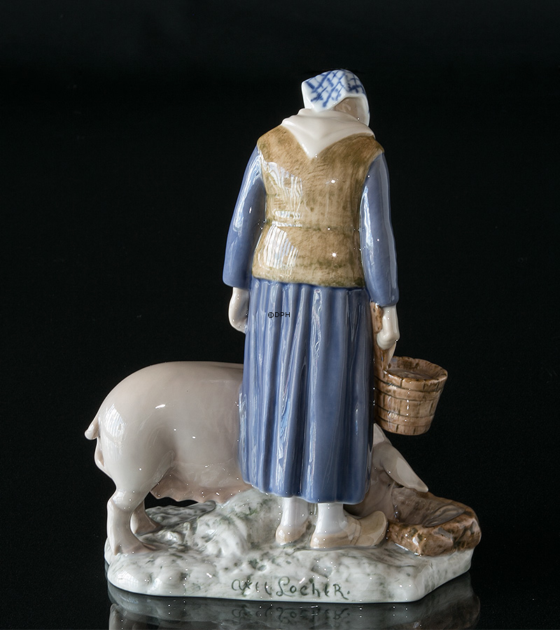 Frau mit Schwein, Bing & Gröndahl Figur Nr. 2237