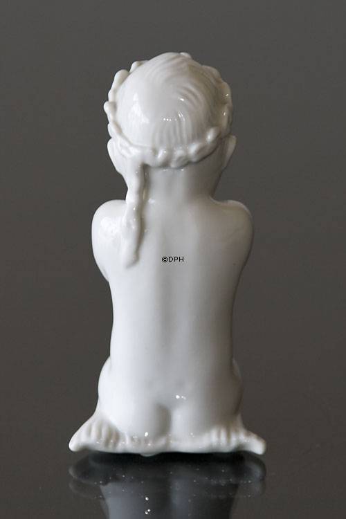 Seekind hält einen Seestern liebevoll, Bing & Gröndahl Figur Nr. 470 oder 2285