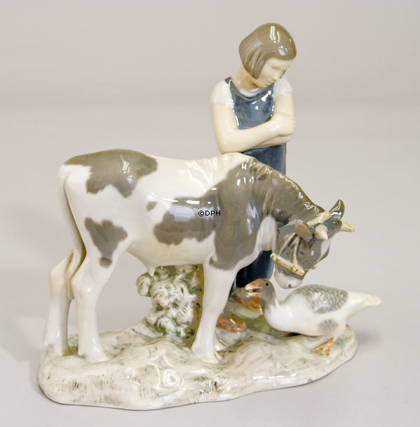 Mädchen mit Gans und Kuh, Bing & Gröndahl Figur Nr. 2272