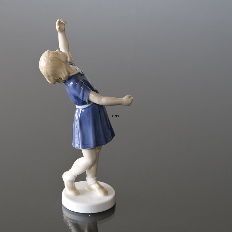 Da ging es, Mädchen schaut nach oben, Bing & Gröndahl Figur Nr. 2273