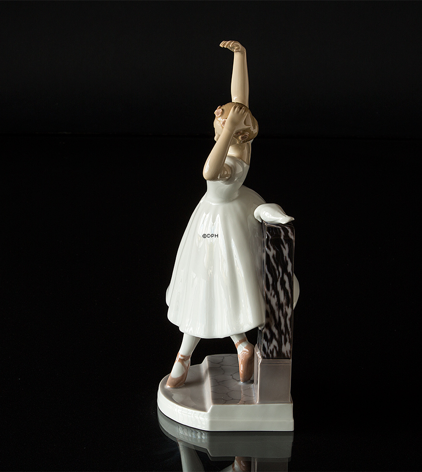 Ballettmädchen, Bing & Gröndahl Figur Nr. 2300