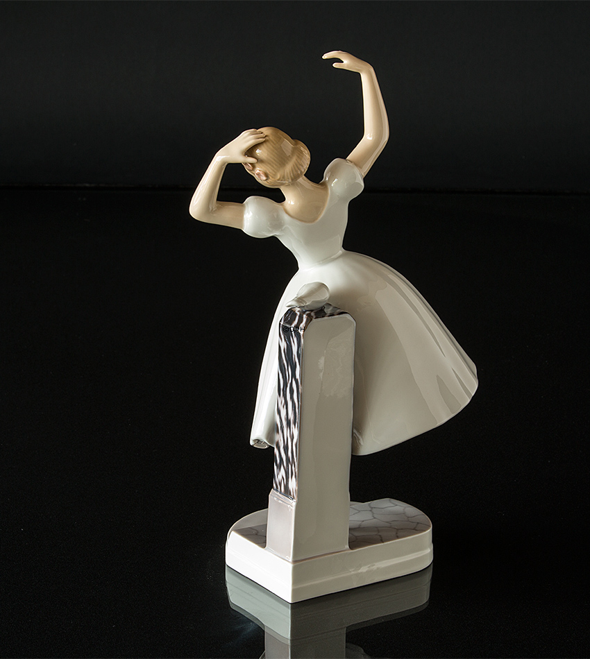 Ballettmädchen, Bing & Gröndahl Figur Nr. 2300