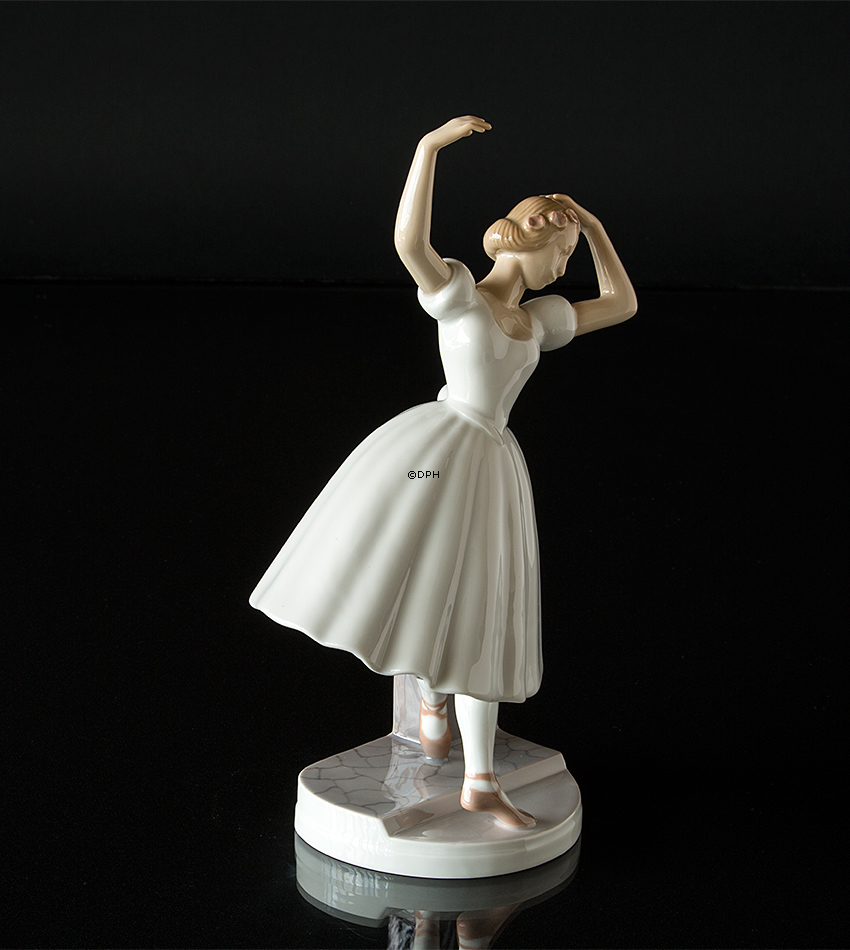 Ballettmädchen, Bing & Gröndahl Figur Nr. 2300