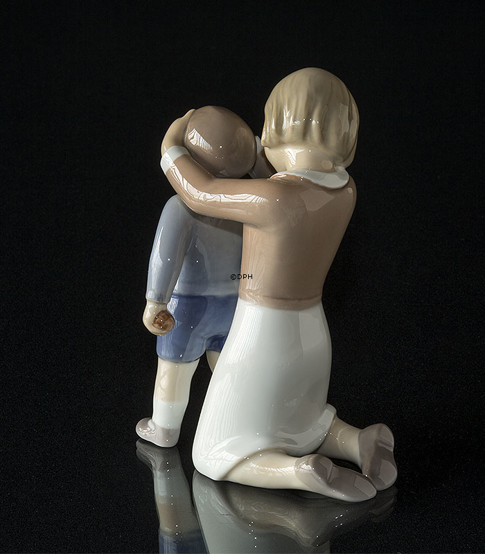 Überraschung, Kinder spielen, Bing & Gröndahl Figur Nr. 2301