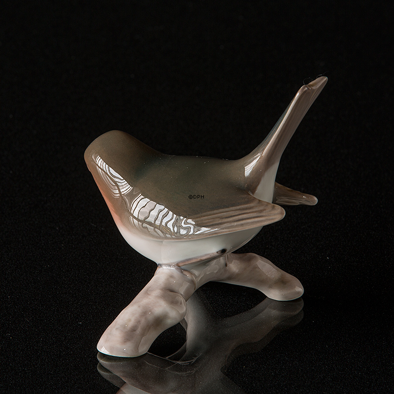 Rothkelchen auf Ast schaut zur Seite, Bing & Gröndahl Vogelfigur Nr. 2311