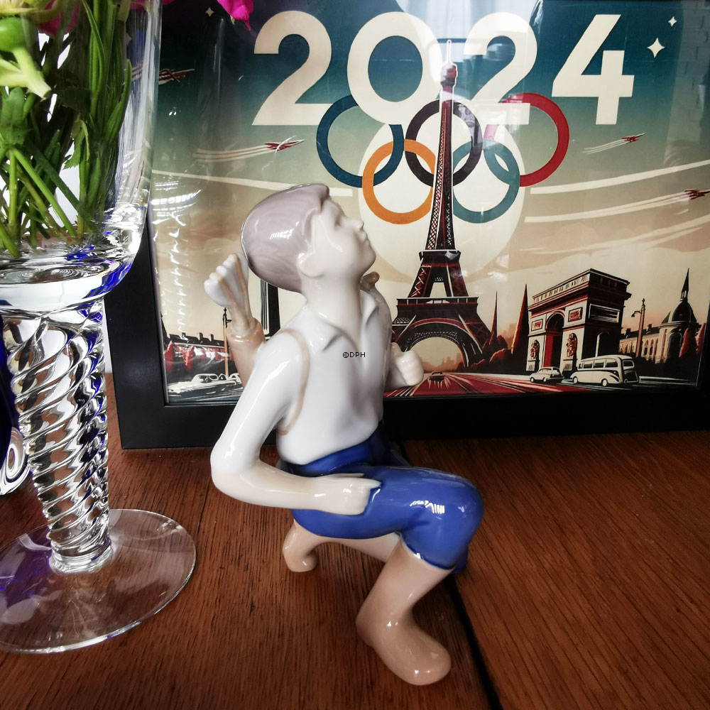 Junge mit Pfeil und Bogen, kleiner Robin Hood, Bing & Gröndahl Figur Nr. 2327