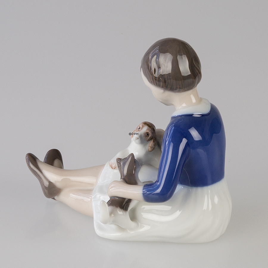 Mädchen mit Katze und Hund hält den Frieden, Bing & Gröndahl Figur Nr. 2333