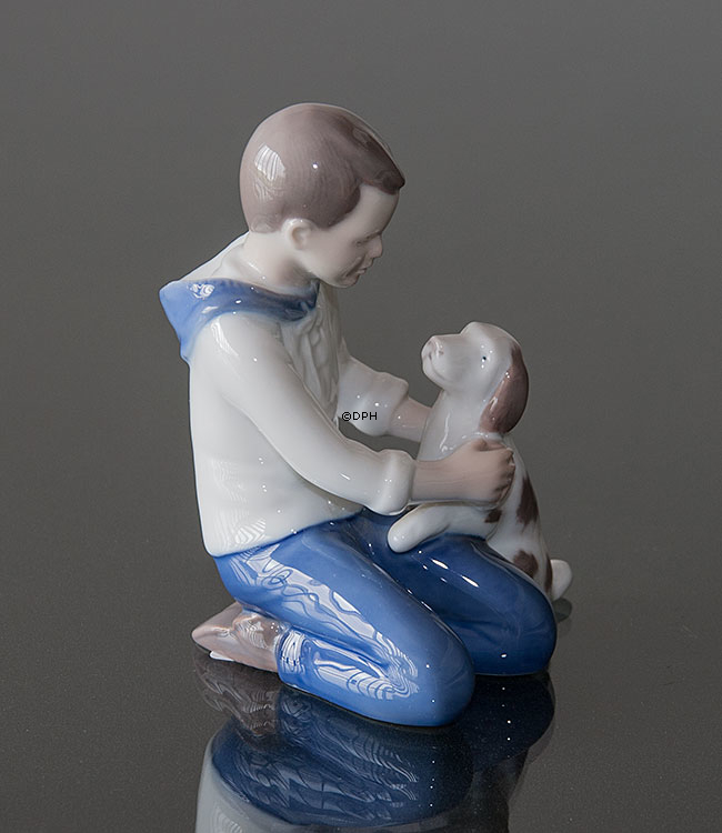 Junge mit Hund, wahre Freundschaft, Bing & Gröndahl Figur Nr. 2334