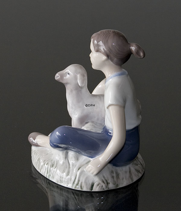 Mädchen mit Lamm, Mary hatte ein kleines Lamm, Bing & Gröndahl Figur Nr. 2336