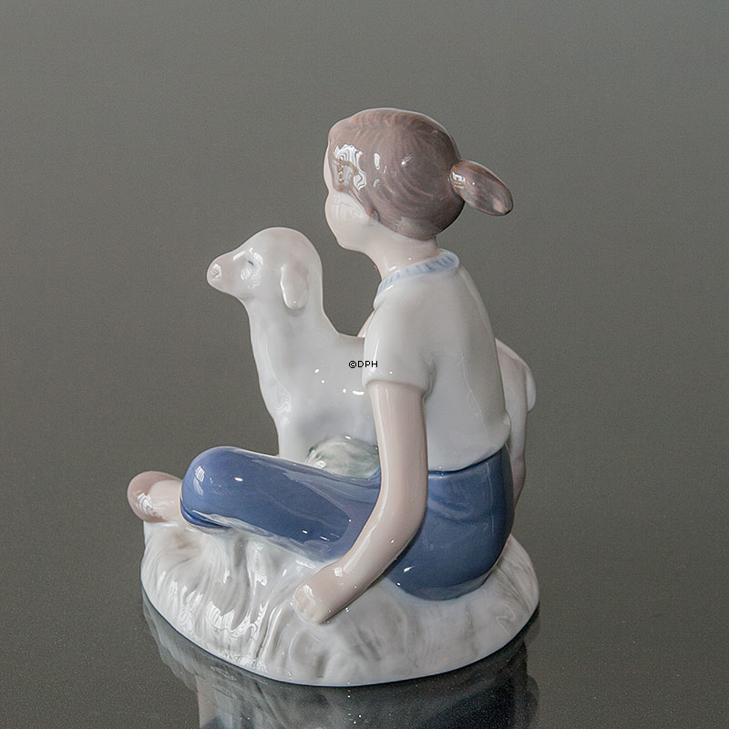 Mädchen mit Lamm, Mary hatte ein kleines Lamm, Bing & Gröndahl Figur Nr. 2336