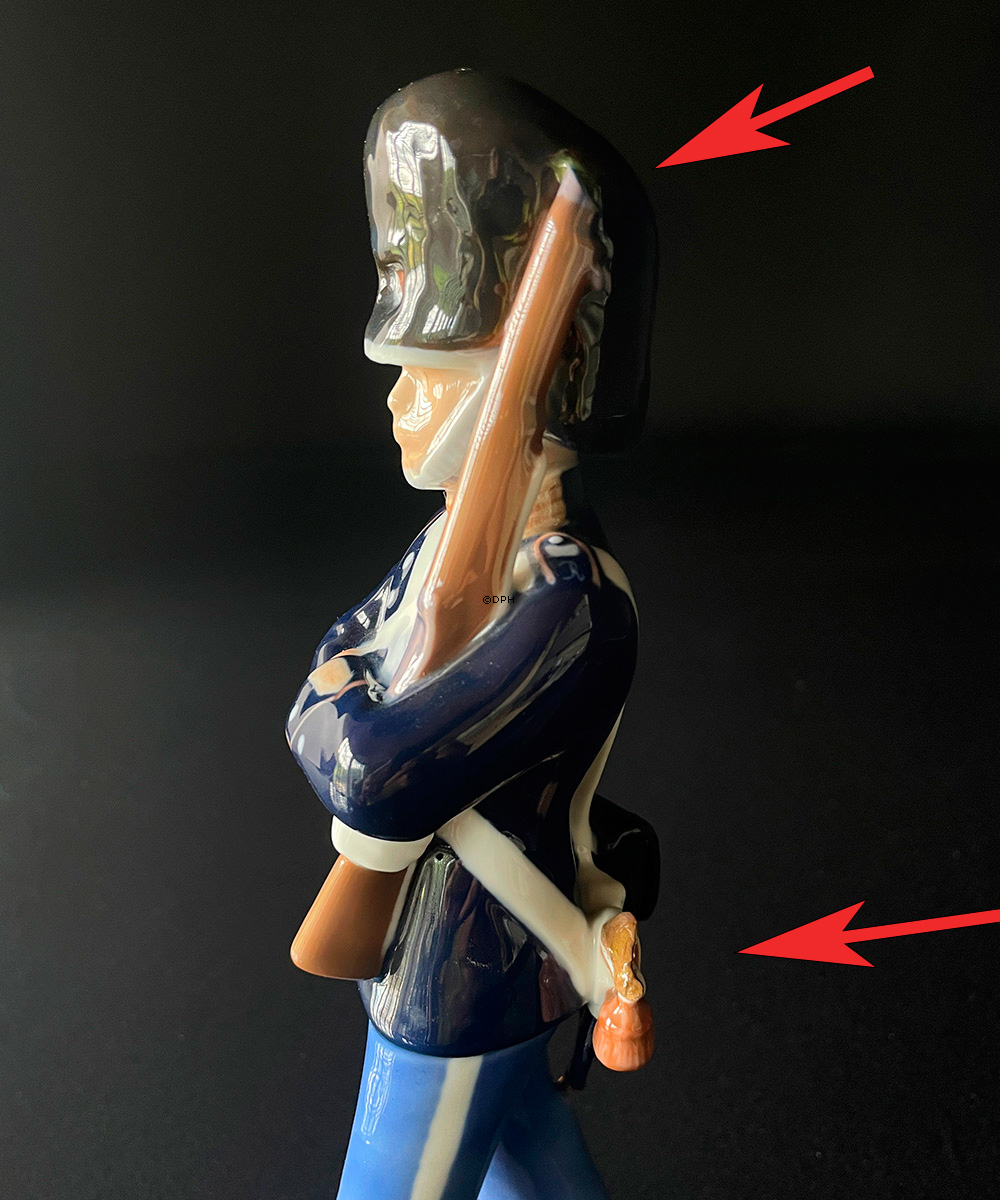 Wächter, Bing & Gröndahl Figur Nr. 2342  (Hinweis mit Fehlern - Siehe Bilder mit roten Pfeilen usw.)