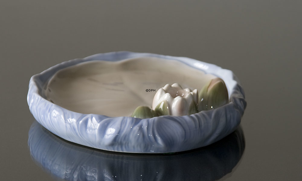 Schale mit Seerose Bing & Gröndahl Nr. 2360