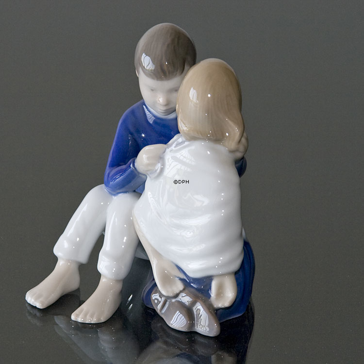 Der kleine Friseur, spielende Kinder, Bing & Gröndahl Figur Nr. 2367