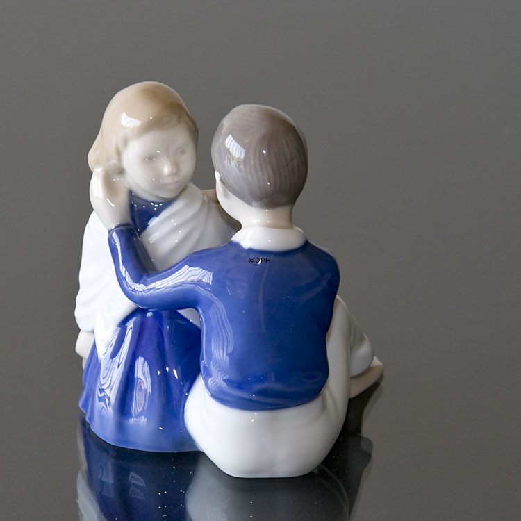 Der kleine Friseur, spielende Kinder, Bing & Gröndahl Figur Nr. 2367