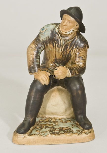 Fischer sieht sehnsüchtig auf dem Meer, Bing & Gröndahl Steinzeug Figur Nr. 2370