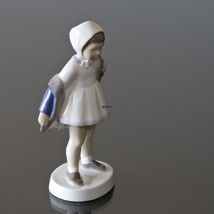 Hallo nochmal, Mädchen nimmt ihren Mantel, Bing & Gröndahl Figur Nr. 2387