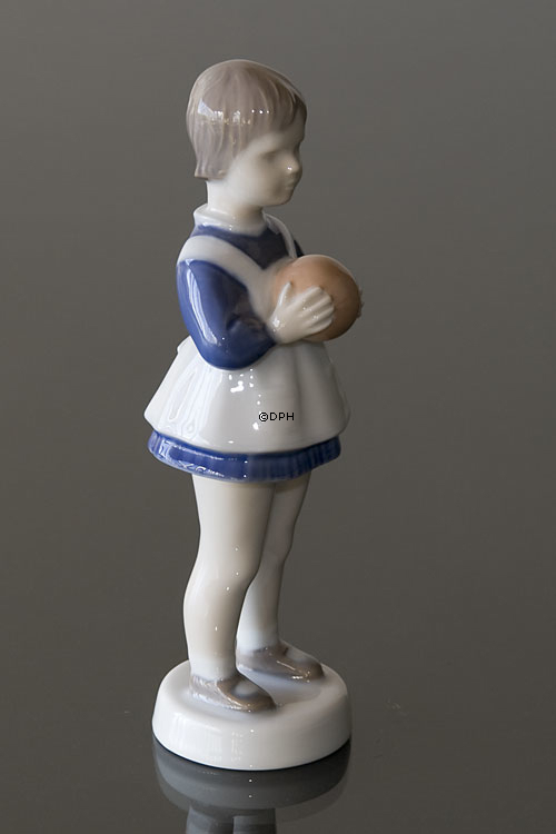 Mädchen mit Ball, Sollen wir spielen?, Bing & Gröndahl Figur Nr. 2391