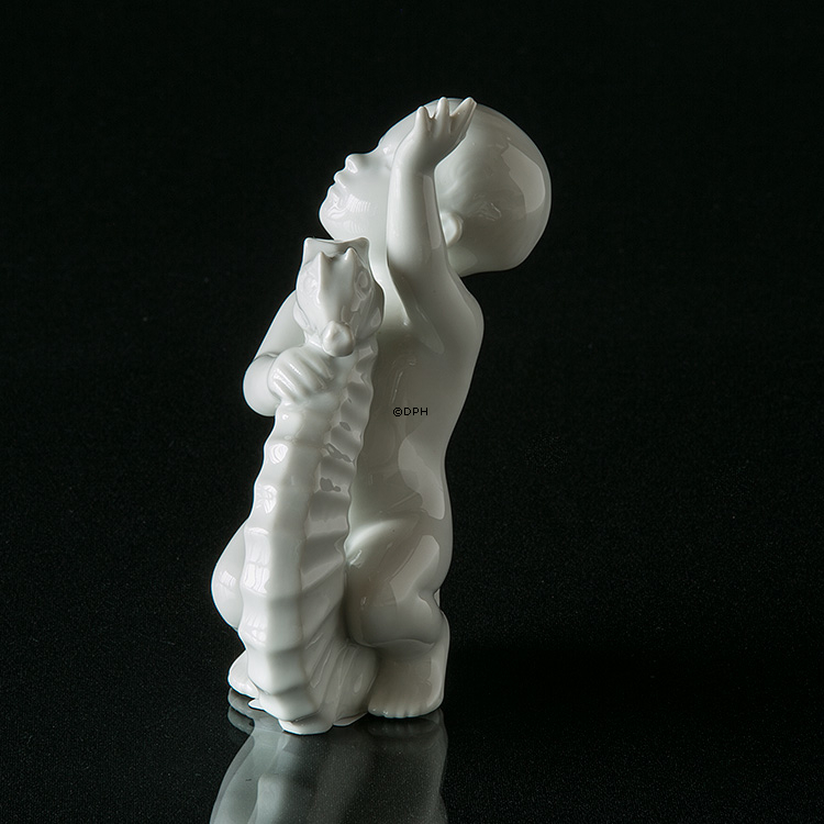 Kind mit Seepferdchen, Bing & Gröndahl Figur Nr. 2394