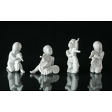 Kind mit Seepferdchen hält es liebevoll, Figur Bing & Gröndahl Nr. 2396