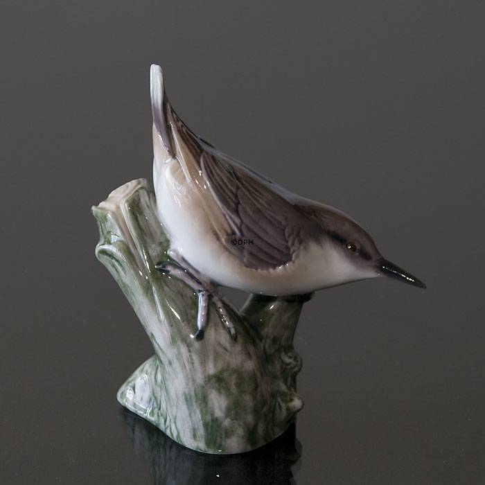 Kleiber, der hinunter den Baum schaut, Bing & Gröndahl Vogelfigur Nr. 2406