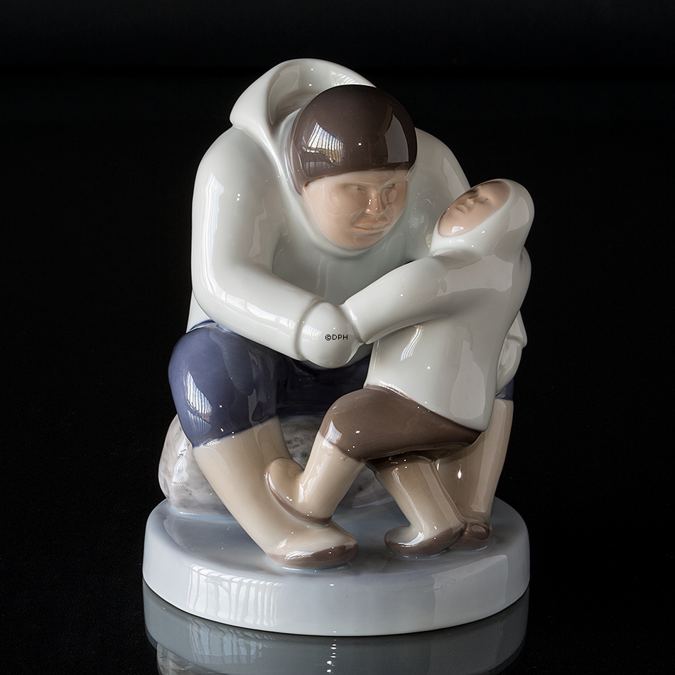 Grönländer (Inuit) mit Kind, Bing & Gröndahl Figur Nr. 2412