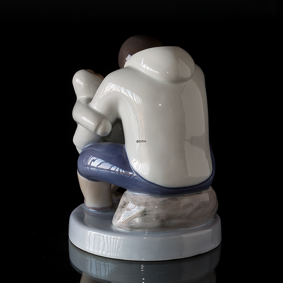 Grönländer (Inuit) mit Kind, Bing & Gröndahl Figur Nr. 2412