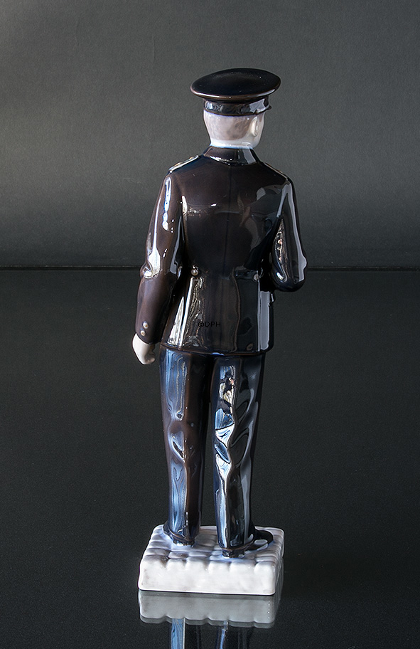 Polizist, Bing & Gröndahl Figur Nr. 2436