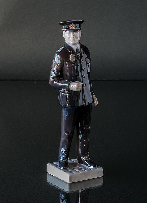 Polizist, Bing & Gröndahl Figur Nr. 2436