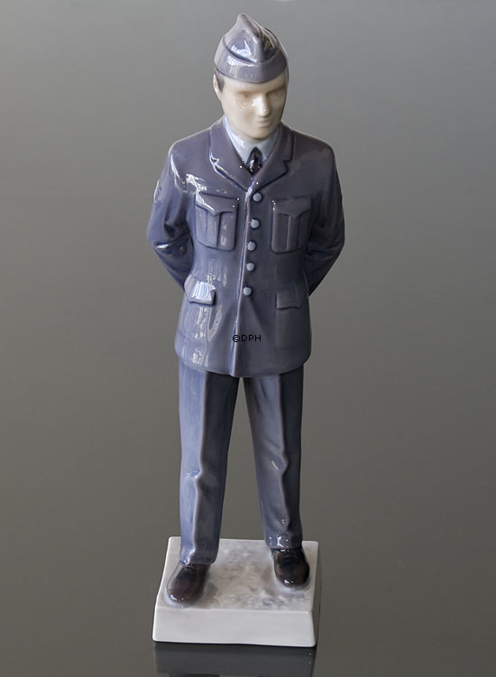 Militärpilot in Uniform, Bing & Gröndahl Figur nr. 2445
