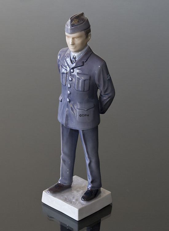 Militärpilot in Uniform, Bing & Gröndahl Figur nr. 2445