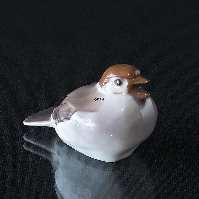 Sperling mit aufgeblähten Federn, Bing & Gröndahl Vogelfigur Nr. 2492