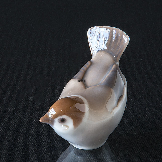 Sperling mit dem Schwanz nach oben, Bing & Gröndahl Figur Nr. 083 oder 2494