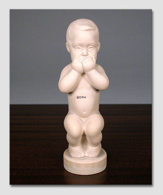 Svend Lindhart Schweigen (Nichts Sagen), Bing & Gröndahl Terrakottafigur eines Kindes Nr. 2498