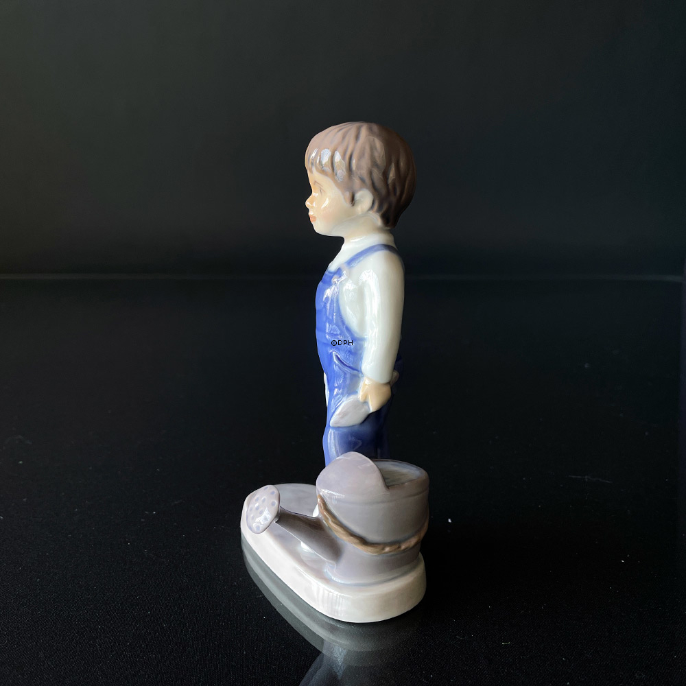 Der kleine Gärtner, Junge mit Gießkanne, Bing & Gröndahl Figur Nr. 546 oder 2546