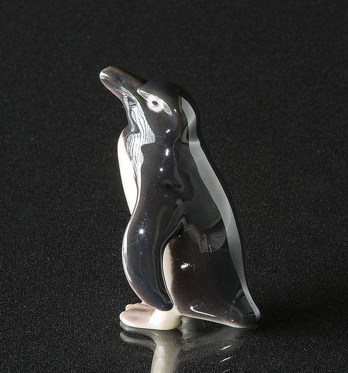 Kleiner stehender Pinguin, Bing & Gröndahl Vogelfigur Nr. 2557