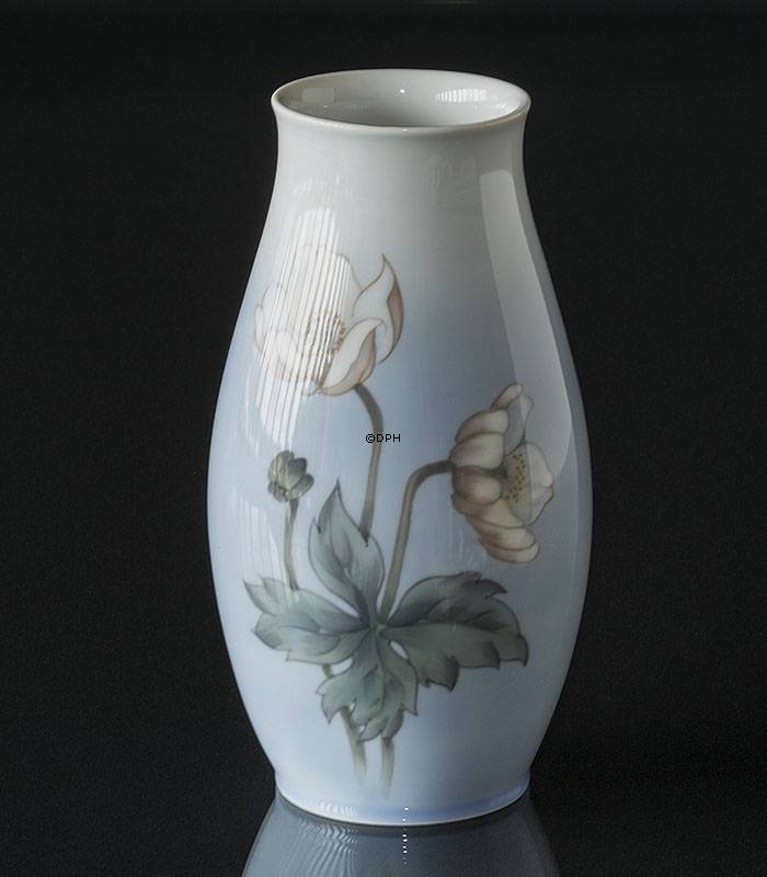 Vase mit Weidenblatt, Inschrift KAD 1901-1981, Bing & Gröndahl Nr. 342-5249-4C