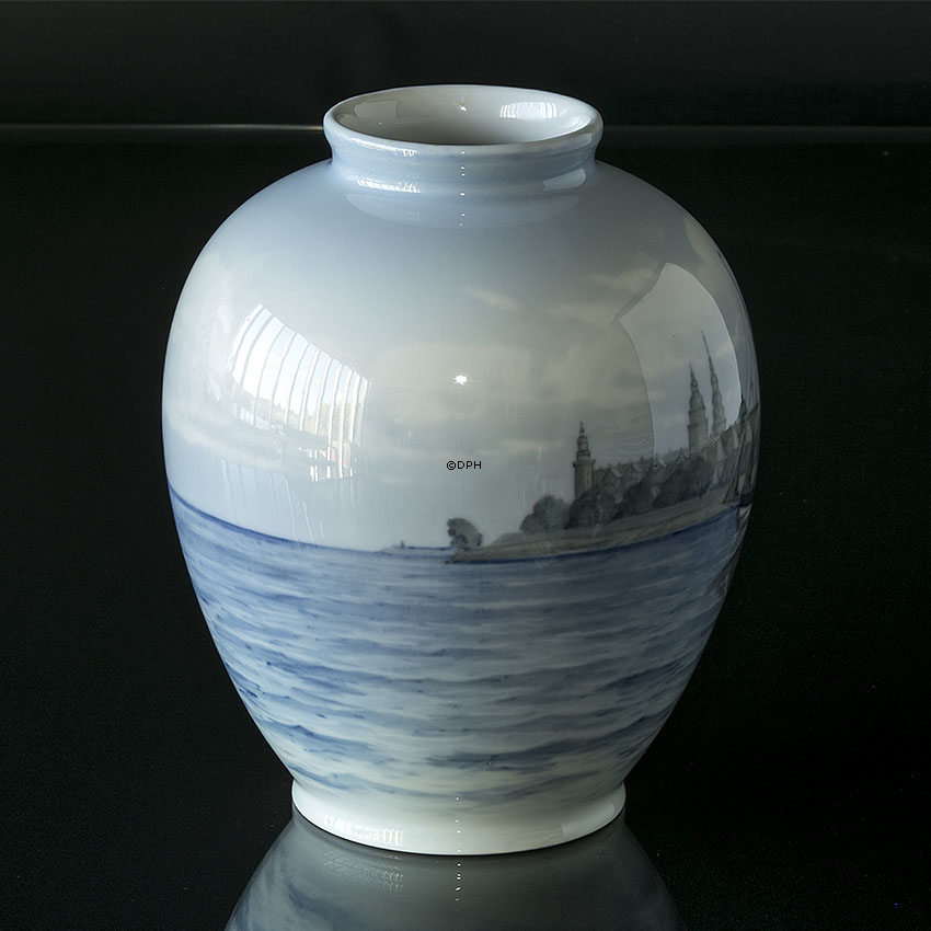 Vase mit mit Kronborg und Schiff, Bing & Gröndahl Nr. 354