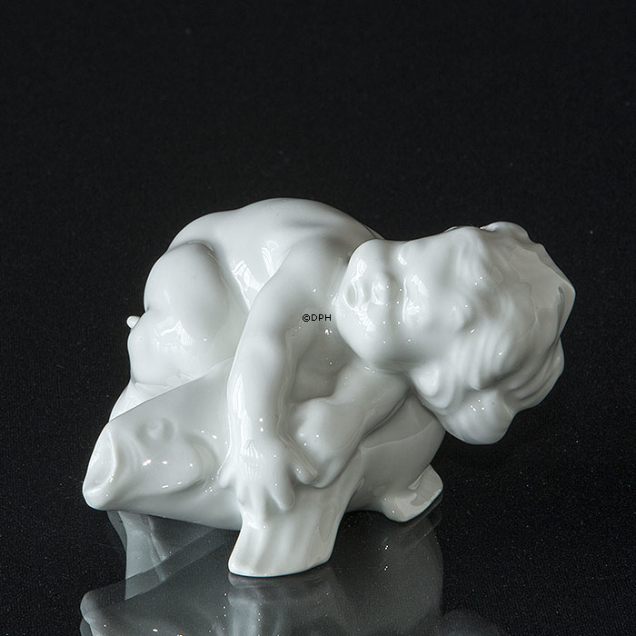 Junge liegend auf Fisch, Bing & Gröndahl Figur Nr. 35 oder 4035