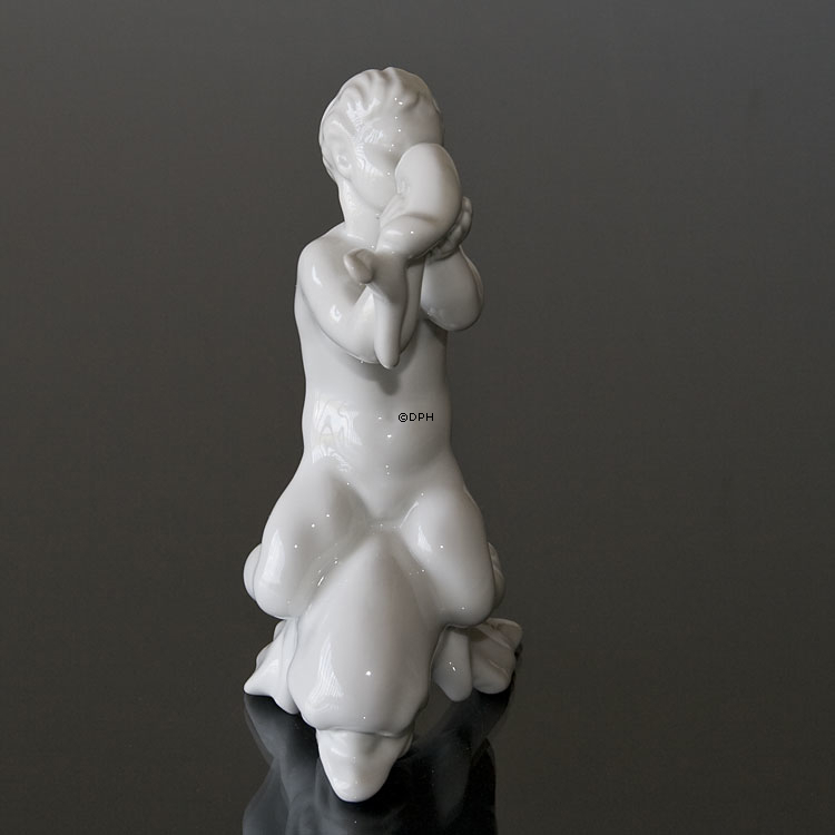 Das Meer, Mädchen küsst Delfin, Bing & Gröndahl Figur Nr. 61 oder 4061