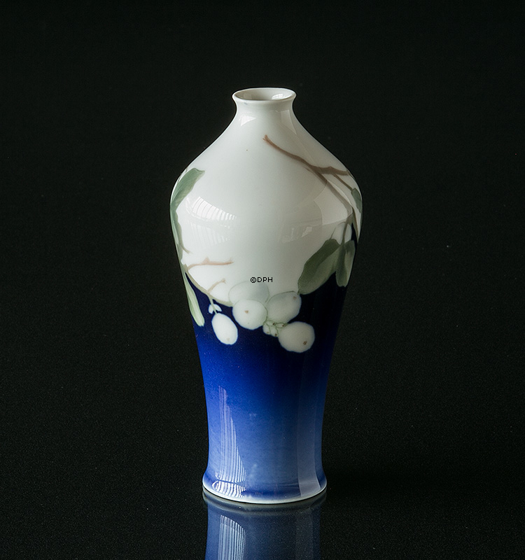 Vase mit Blumen, Bing & Gröndahl Jugendstil Nr. 4195-124