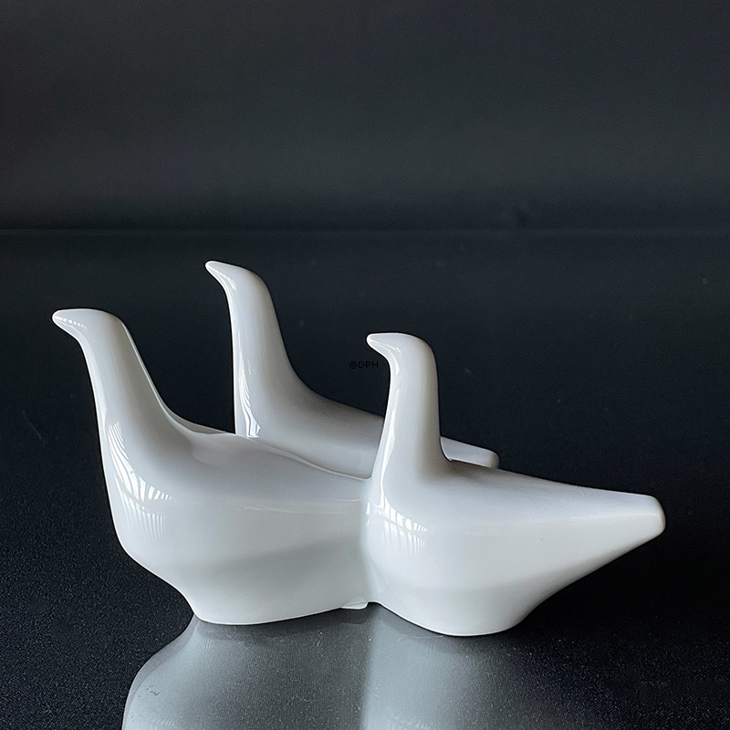 Weiße Gänse. Bing & Grøndahl Figur Nr. 4204, entworfen von Agnethe Jørgensen