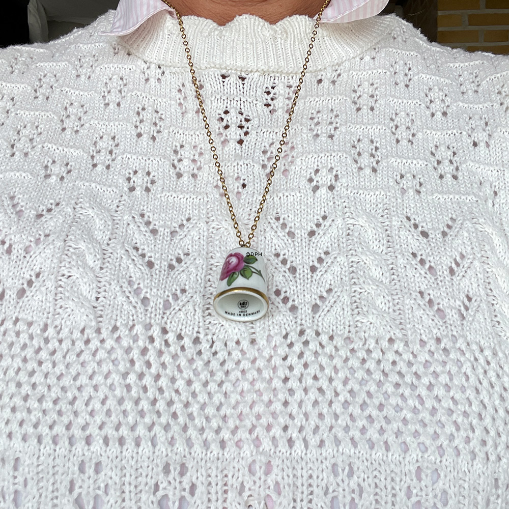 Bing & Gröndah Fingerhut mit Kette, Rot Blume