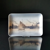 Schale mit Segelschiff bei der Einfahrt in den Hafen, Bing & Gröndahl Nr. 581-456